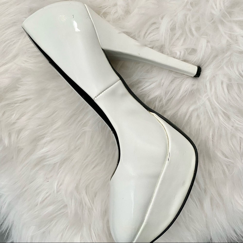 Pin Up Couture White “Harlow” Heels - Picture 9 of 15